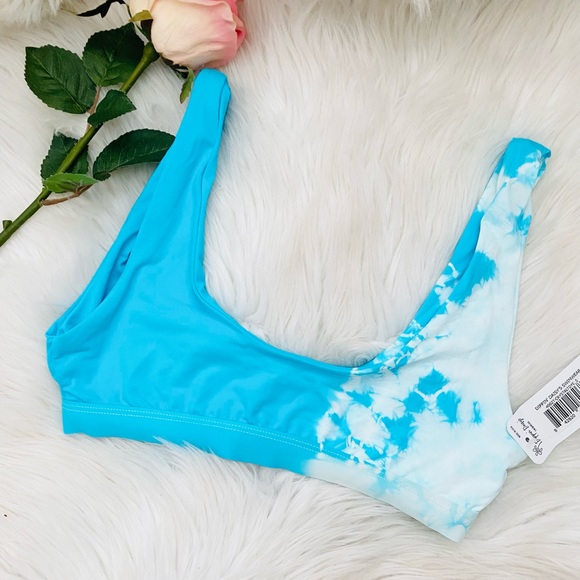 Dippin' Daisy’s Crystal Tie Dye Swim Top - Picture 2 of 4